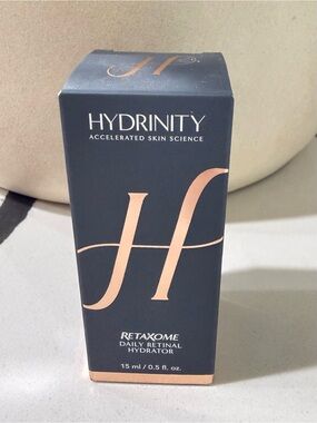 Hydrinity Retaxome Daily Retinal Hydrator - Rose Gold on Navy